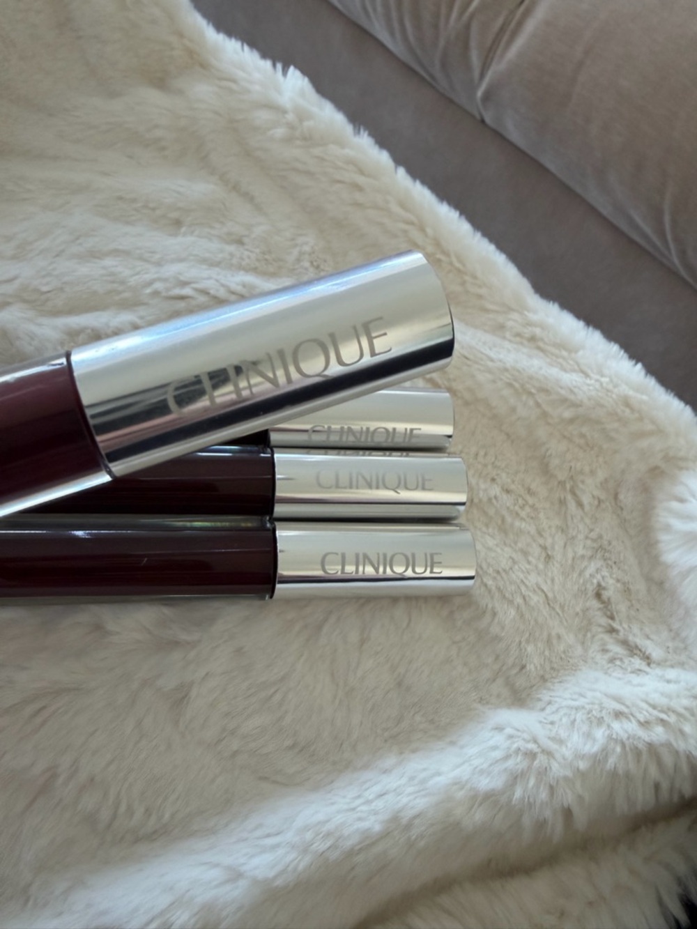 Clinique Liquid Lip Gloss Set in Black Honey Pop - Picture 5 of 6